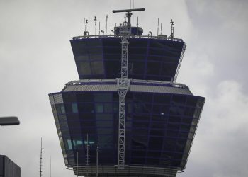 Ερωτήματα & ευθύνες για το φιάσκο με το FIR Αθηνών που έφερε ακυρώσεις πτήσεων