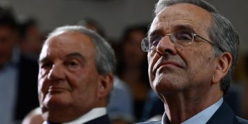 Καραμανλής – Σαμαράς στην Καλαμάτα: Μια συνύπαρξη με ιδιαίτερη σημειολογία