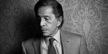 Πέθανε ο Ιταλός σχεδιαστής μόδας Valentino σε ηλικία 93 ετών