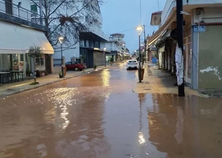 Ηλεία: Πλημμύρες και κατολισθήσεις άφησε η κακοκαιρία στα χωριά