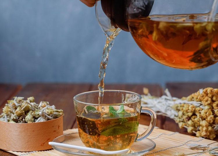 Έχετε αϋπνία; Τρία βότανα που μπορούν να σας βοηθήσουν