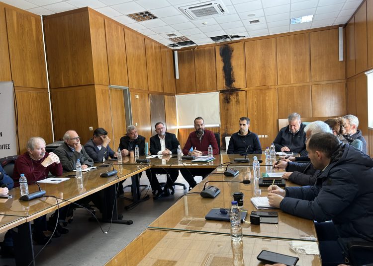 Ηλεία: Σύσκεψη με Φαρμάκη και δημάρχους για τις καταστροφές από την κακοκαιρία
