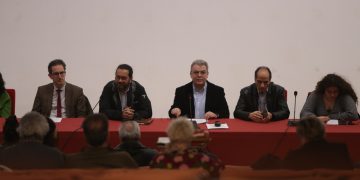 Ασύλληπτες καταγγελίες από καθηγητές του ΑΠΘ: Η ΕΛΑΣ ανάγκασε φοιτήτριες να κατεβάσουν τα παντελόνια και τους φοιτητές να βγάλουν και τα εσώρουχα