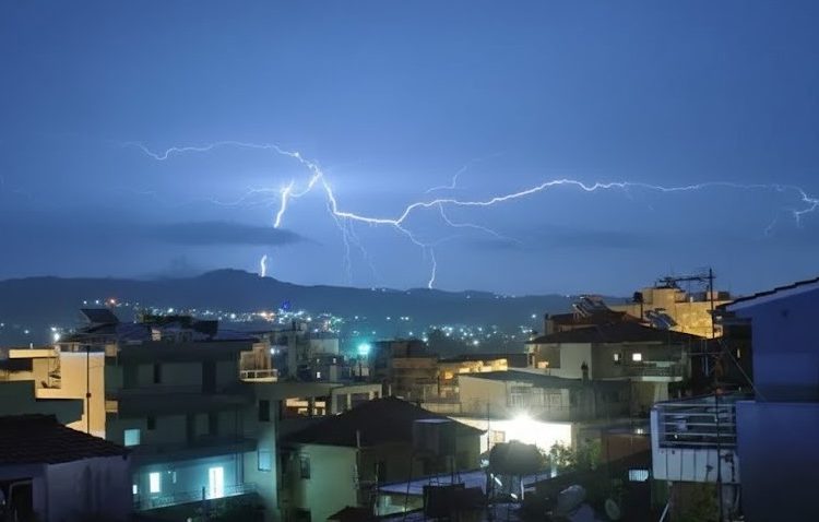 Πύργος: Μπουρίνι και διακοπή ηλεκτροδότησης – Σε κατάσταση κινητοποίησης ο Δήμος λόγω επιδείνωσης του καιρού