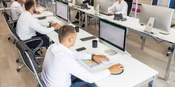 Eurostat: Πολύ χαμηλά η Ελλάδα σε πέντε δείκτες ανταγωνιστικότητας