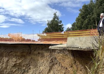 Τριανταφυλλιά: Κατέρρευσε ο δρόμος προς το εργοστάσιο απορριμμάτων-Σε κίνδυνο η αποκομιδή σκουπιδιών