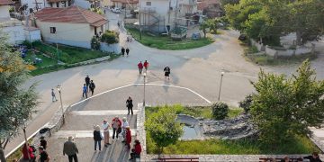 Τελετή ονοματοδοσίας υπαίθριου χώρου άθλησης Βουλιαγμένης σε “Γυμναστήριο Κωνσταντίνα – Ελένη Δημητροπούλου”