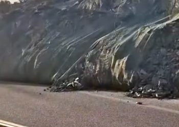 Μεγάλη κατολίσθηση στην Ιόνια οδό – Έκλεισε και στα δύο ρεύματα