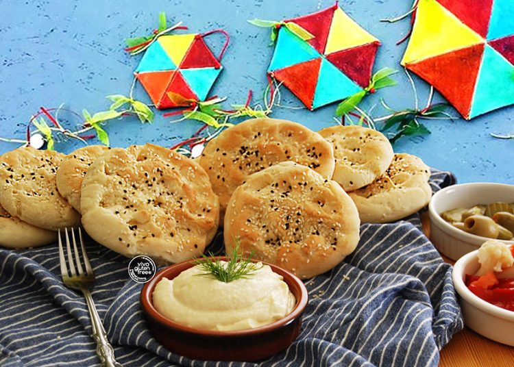 Καθαρά Δευτέρα: Τι γιορτάζουμε, ποια είναι τα έθιμα και γιατί πετάμε τον χαρταετό