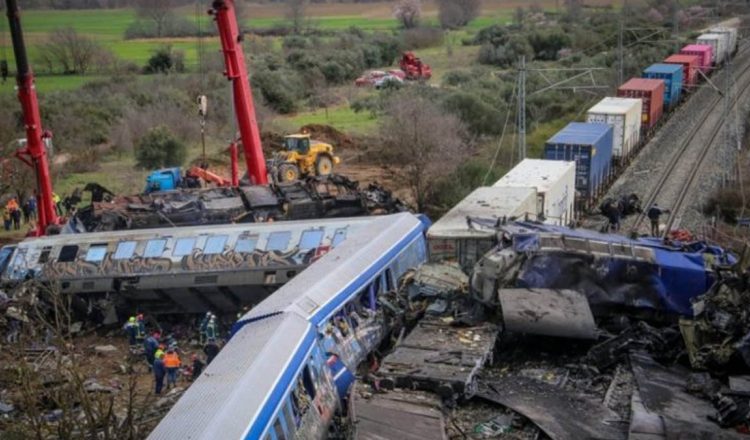 Ένωση Δικαστών για τη δίκη των Τεμπών: «Σπεκουλαδόροι πολιτικοί υπονομεύουν τη δίκη»