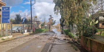 Γαστούνη: Πολλά τα προβλήματα στα χωριά από τα νερά του φράγματος Πηνειού-Κλειστά τα σχολεία