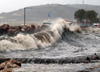 Γιατί η Δυτική Ελλάδα δοκιμάζεται όλο και συχνότερα από σαρωτικές κακοκαιρίες: Καθηγητής Φυσικής εξηγεί