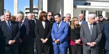 Άννα Ψαρούδα-Μπενάκη: Συγκίνηση και χειροκροτήματα στο τελευταίο αντίο, δείτε βίντεο και φωτογραφίες