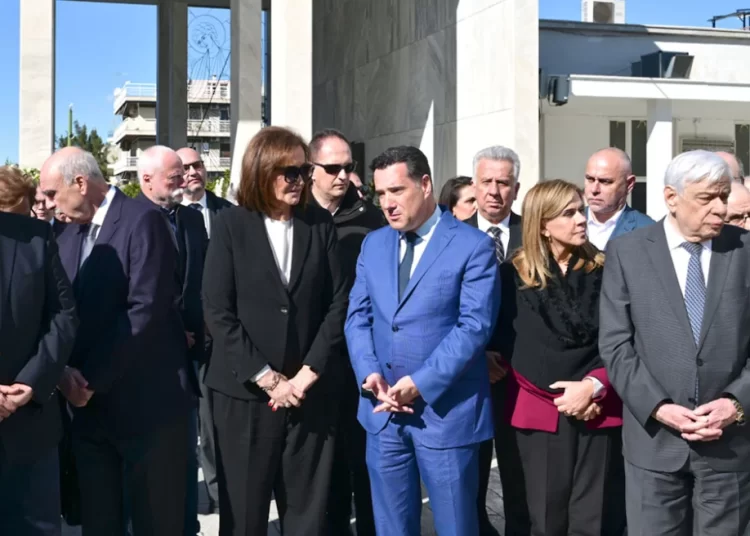 Άννα Ψαρούδα-Μπενάκη: Συγκίνηση και χειροκροτήματα στο τελευταίο αντίο, δείτε βίντεο και φωτογραφίες