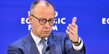 Politico: Ο Μερτς λέει στους Γερμανούς να μην είναι τεμπέληδες και να πάρουν παράδειγμα από τους Έλληνες