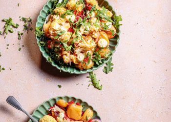 Πατατοσαλάτα με ψητό κουνουπίδι, ρόκα, ελιές και φέτα