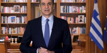 Μητσοτάκης: Το Σύνταγμα του ’75 ανήκει στον 20ο αιώνα – Στο στόχαστρο η μονιμότητα στο δημόσιο και τα ΑΕΙ – Τι είπε για το άρθρο 86