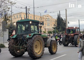 «Χωρίς αγρότες δεν υπάρχει ζωή»: Στην Αθήνα οι αγρότες – Στο Σύνταγμα παραμείνουν τα τρακτέρ