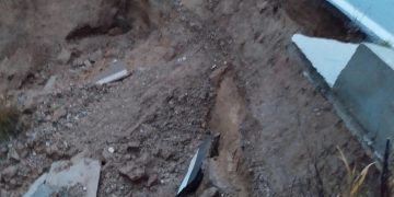 Τριανταφυλλιά: Επικίνδυνη η κατάσταση στο δρόμο-Έχει καταρρεύσει στο γκρεμό