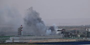 Φρουροί της Επανάστασης: Επιθέσεις σε αμερικανικές εταιρείες από αύριο – Τραμπ: Τα Στενά του Ορμούζ θα ανοίξουν αυτόματα