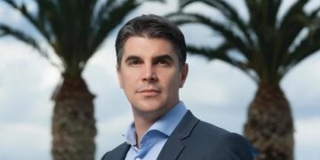 Ο Αγγελόπουλος της Aldemar ενδιαφέρεται για την αξιοποίηση του αεροδρομίου Αράξου