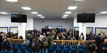 Αποκάλυψη: Πώς έφτασε να κοστίσει πάνω από 1,6 εκατ. ευρώ η αίθουσα της δίκης των Τεμπών