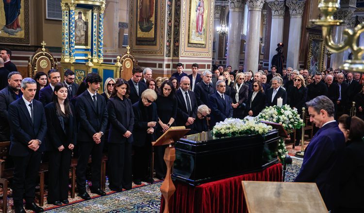 Η Ελλάδα αποχαιρέτησε τη Μαρινέλλα – Συγκλονιστικοί οι επικήδειοι από Χαρούλα Αλέξιου και Γιώργο Νταλάρα