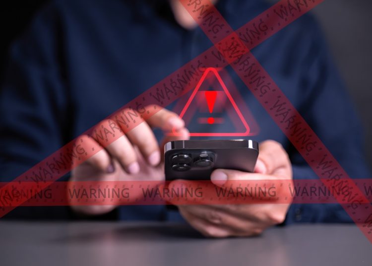 Προσοχή στη νέα απάτη: Στέλνουν SMS δήθεν από την Τροχαία για παραβάσεις – Τι να κάνετε εάν το λάβετε