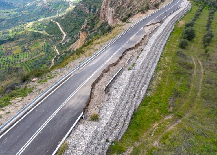 Μεγάλες οι ζημιές σε Χελιδόνι, Νεράϊδα & Κρυονέρι