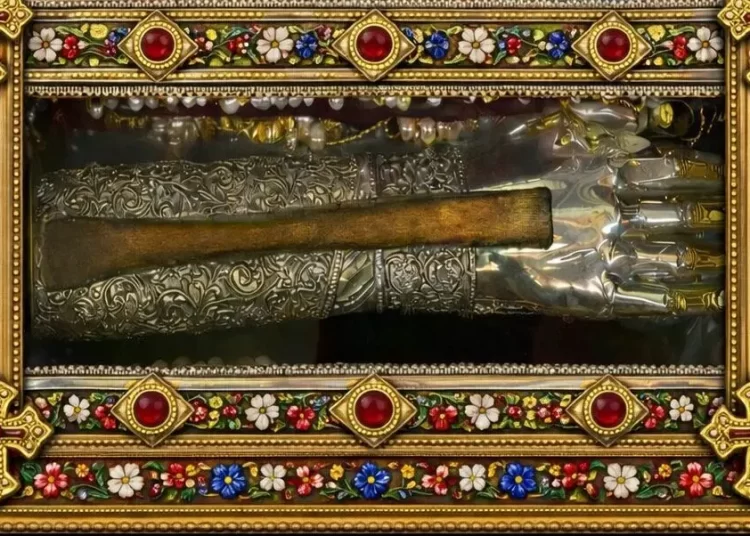 Ο Πύργος υποδέχεται το Τίμιο Χέρι του Αγίου και Θαυματουργού Σπυρίδωνος