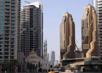 Βαρύ πλήγμα για το Ντουμπάι οι αεροπορικές επιδρομές – Αδειάζουν τα ξενοδοχεία στο Εμιράτο