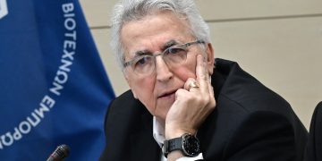 Στο αρχείο η υπόθεση με τα 3,2 εκατ. ευρω στο πόθεν έσχες του Γιάννη Παναγόπουλου