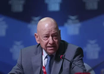 FT: Γιώργος Προκοπίου, ο Έλληνας εφοπλιστής που δεν λογαριάζει τους πυραύλους και τα drones στα Στενά του Ορμούζ