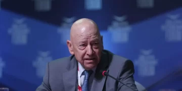 FT: Γιώργος Προκοπίου, ο Έλληνας εφοπλιστής που δεν λογαριάζει τους πυραύλους και τα drones στα Στενά του Ορμούζ