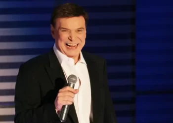 «Έφυγε» ο Γιώργος Μαρίνος ο παρουσιαστής των μεγάλων σόου