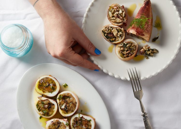 Καλαμάρια γεμιστά: Διάφορες συνταγές για την νηστεία