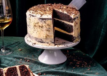 Κέικ με λικέρ καφέ και σοκολάτα