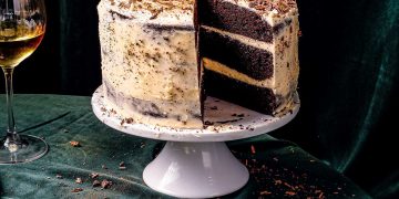 Κέικ με λικέρ καφέ και σοκολάτα