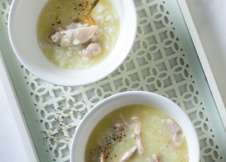 Κοτόσουπα με πράσο, αυγολέμονο