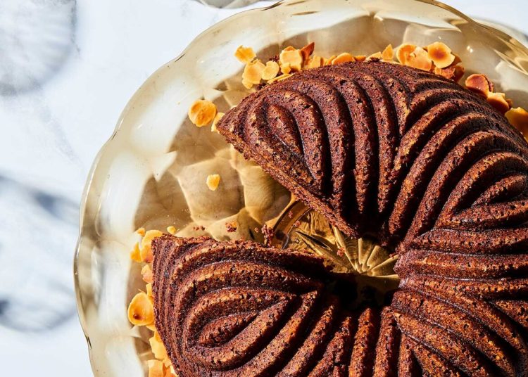 Νηστίσιμο κέικ καρυδιού με σοκολάτα