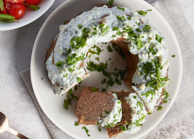 Ρολό κιμά με σάλτσα ροκφόρ