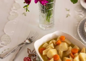 Σελινόριζες λαδερές, σιγοψημένες σε χυμό πορτοκαλιού