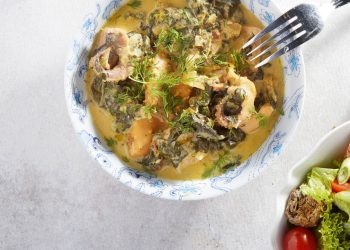 Σουπιές φρικασέ με σπανάκι