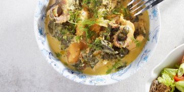 Σουπιές φρικασέ με σπανάκι