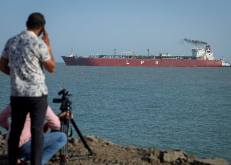 Συνεχίζεται ο πόλεμος για 18 ημέρα-Αλλάζουν τα δεδομένα με τα Στενά του Ορμούζ