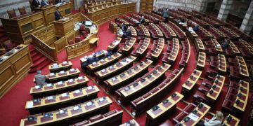 «Πράσινο» φως στη Βουλή για την επιχειρησιακή ένταξη των F‑35 στο αεροδρόμιο της Ανδραβίδας.και «Ασπίδα του Αχιλλέα»