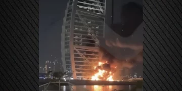 Φωτιά στο ξενοδοχείο Μπουρτζ αλ Αράμπ του Ντουμπάι: Χτυπήθηκε από ιρανικό drone