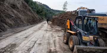 Γούμερο: Αποκαταστάθηκε ο δρόμος προς Αγία Άννα μετά την κατολίσθηση