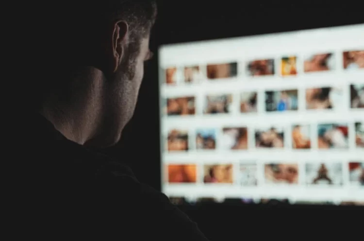 Πάτρα: Έφοδος της Δίωξης Ηλεκτρονικού Εγκλήματος σε σπίτι γνωστού συνταξιούχου γιατρού – Βρέθηκε υλικό παιδικής πορνογραφίας