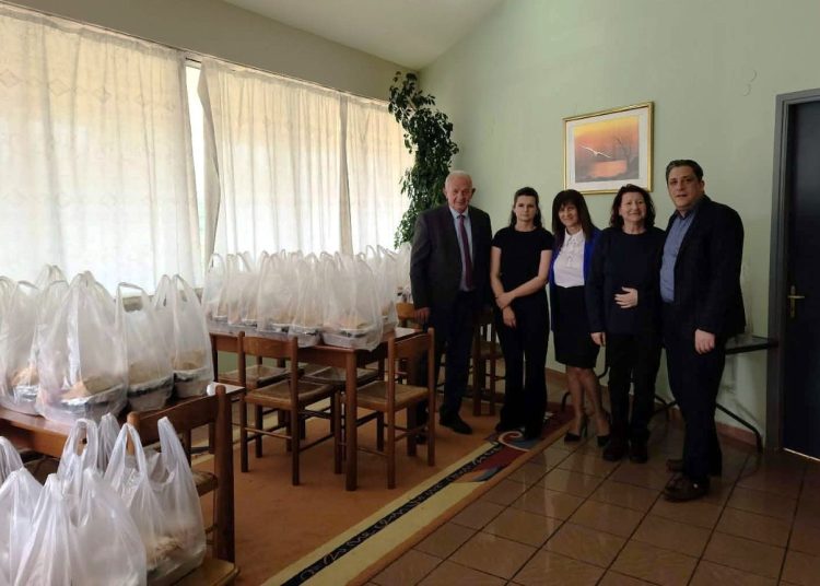 Δήμος Ήλιδας: Προσέφερε γεύμα το Πάσχα σε όσους έχουν ανάγκη